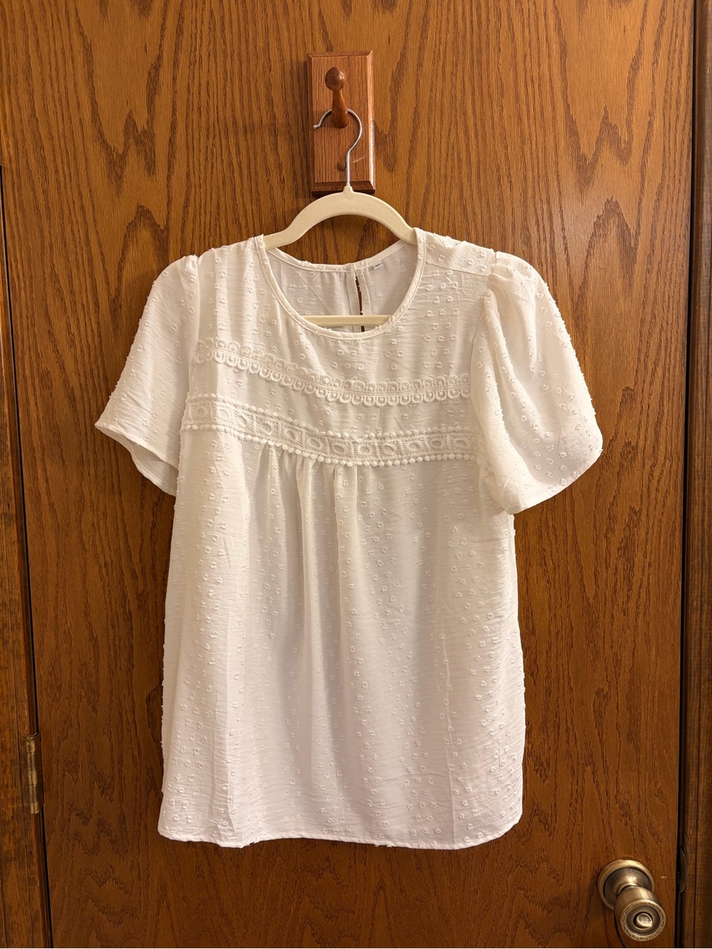Women's White Textured Short-Sleeve Blouse